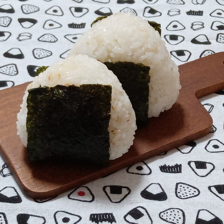 梅おかかのおにぎり♪